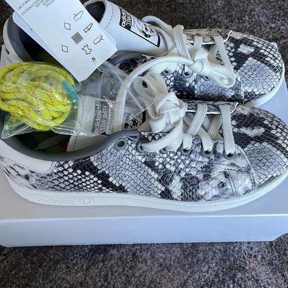 New snakeskin adidas Stan Smith - Picture 4 of 5
